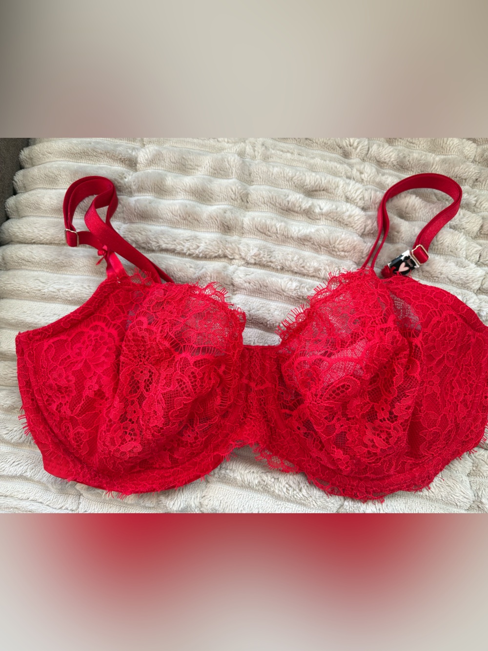 Victoria's Secret Red Lace Underwire Bra